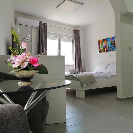 Redex Apartments โอครีด ภายนอก รูปภาพ