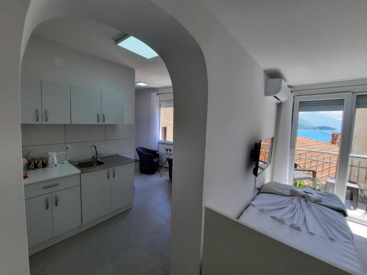 Redex Apartments โอครีด ภายนอก รูปภาพ