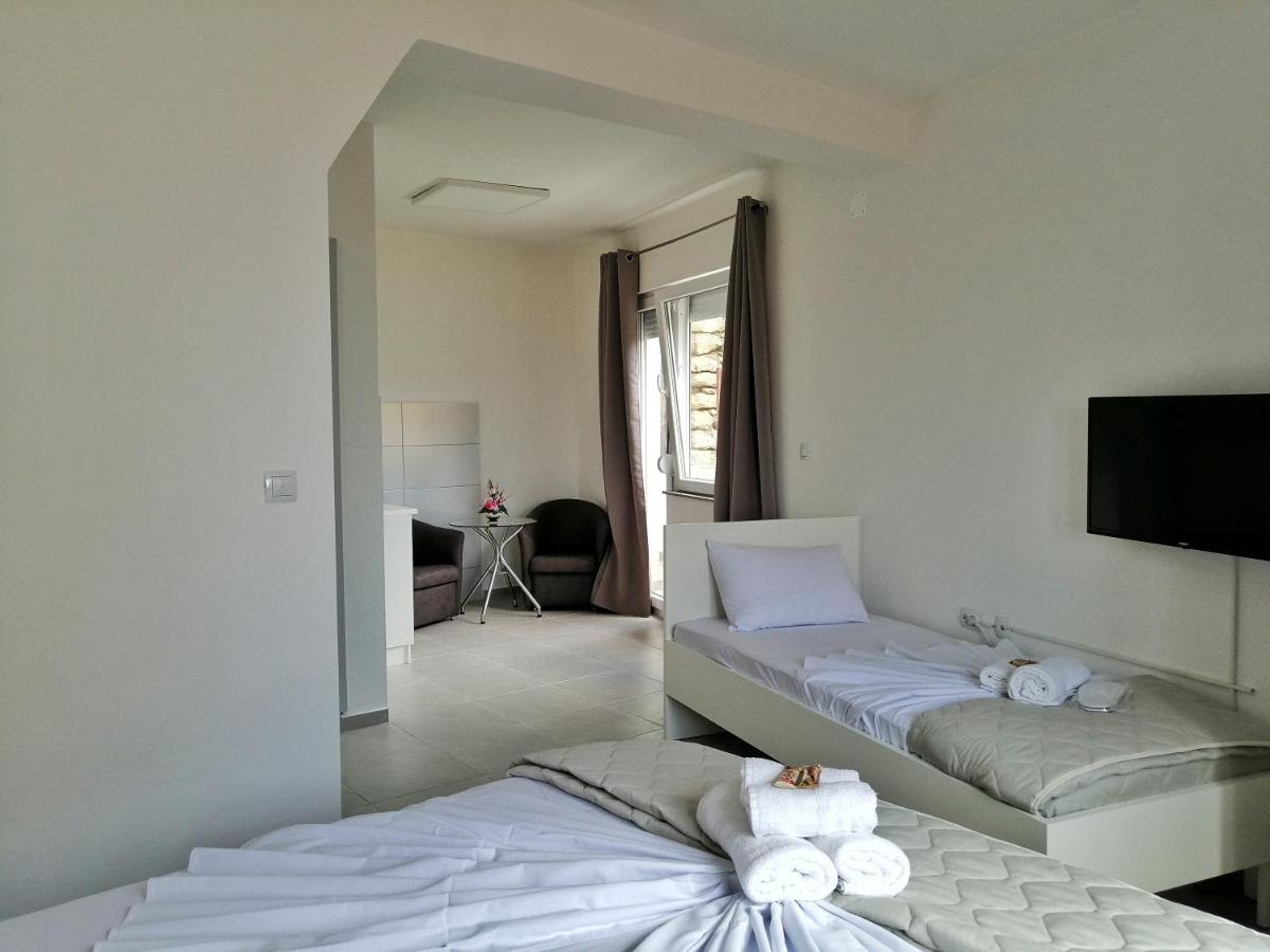 Redex Apartments โอครีด ภายนอก รูปภาพ