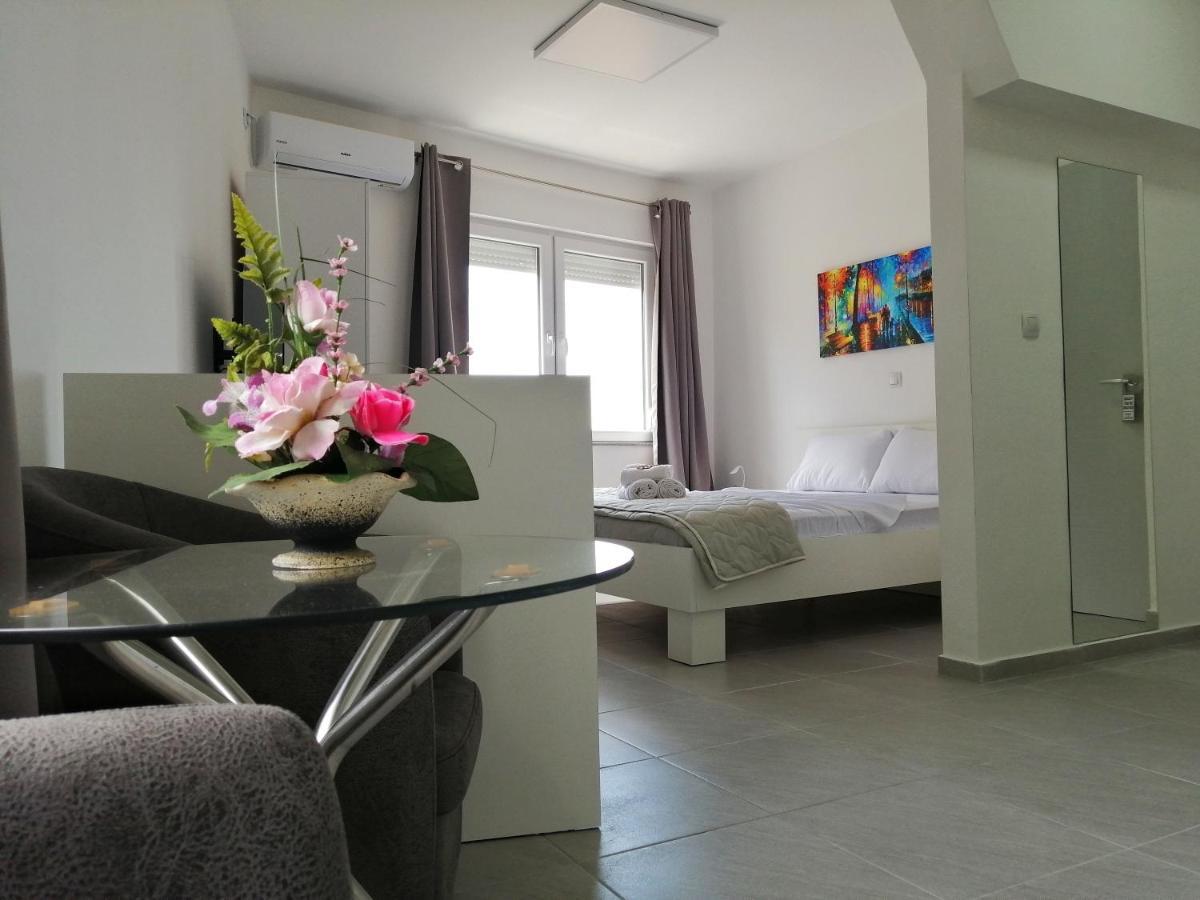 Redex Apartments โอครีด ภายนอก รูปภาพ
